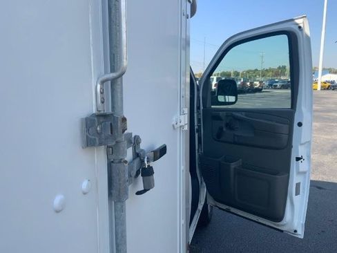 Used 2013 GMC Savana 3500 RWD image 16
