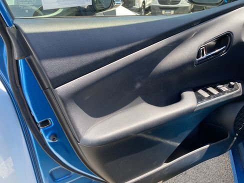 Used 2019 Toyota Prius LE w/ Carpet Mat Package FWD image 12