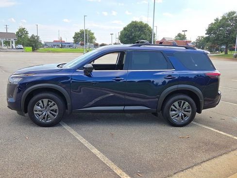New 2026 Nissan Pathfinder SV FWD image 4