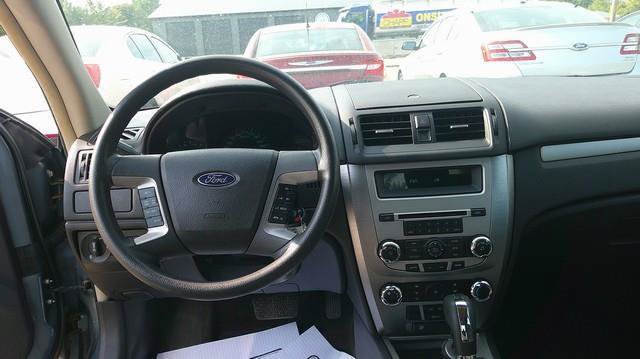 Used 2011 Ford Fusion SE FWD image 10
