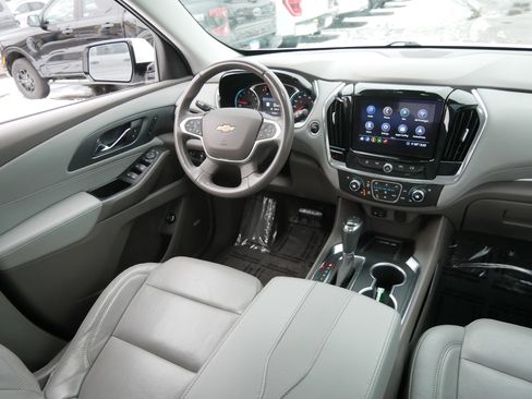 Used 2020 Chevrolet Traverse Premier image 9