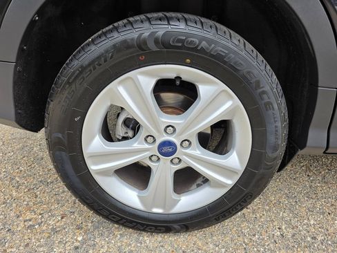 Used 2015 Ford Escape SE FWD image 41