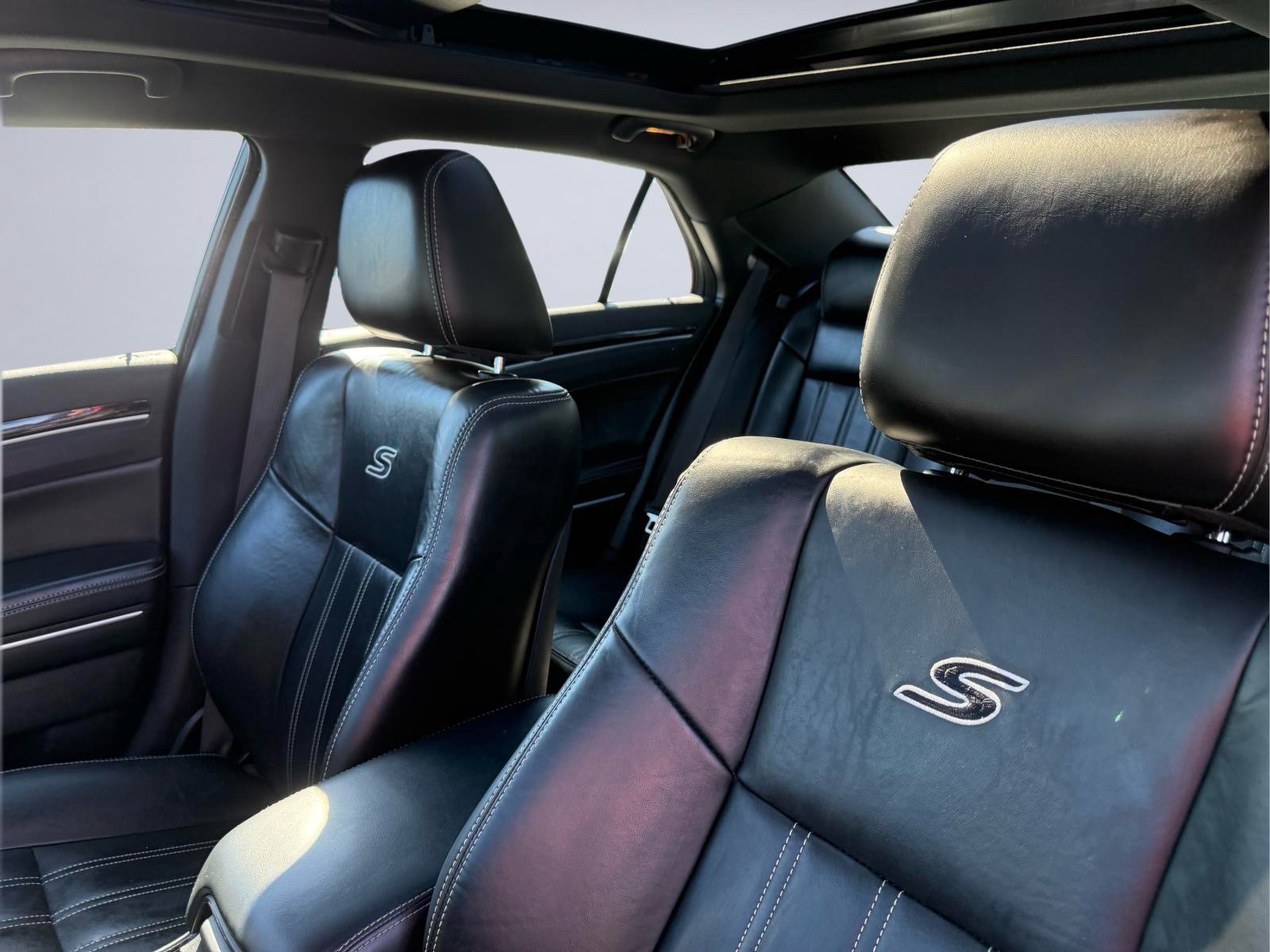 Used 2023 Chrysler 300 S RWD image 17