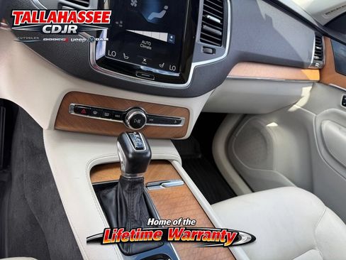 Used 2021 Volvo XC90 T6 Momentum w/ Climate Package AWD/4WD image 29