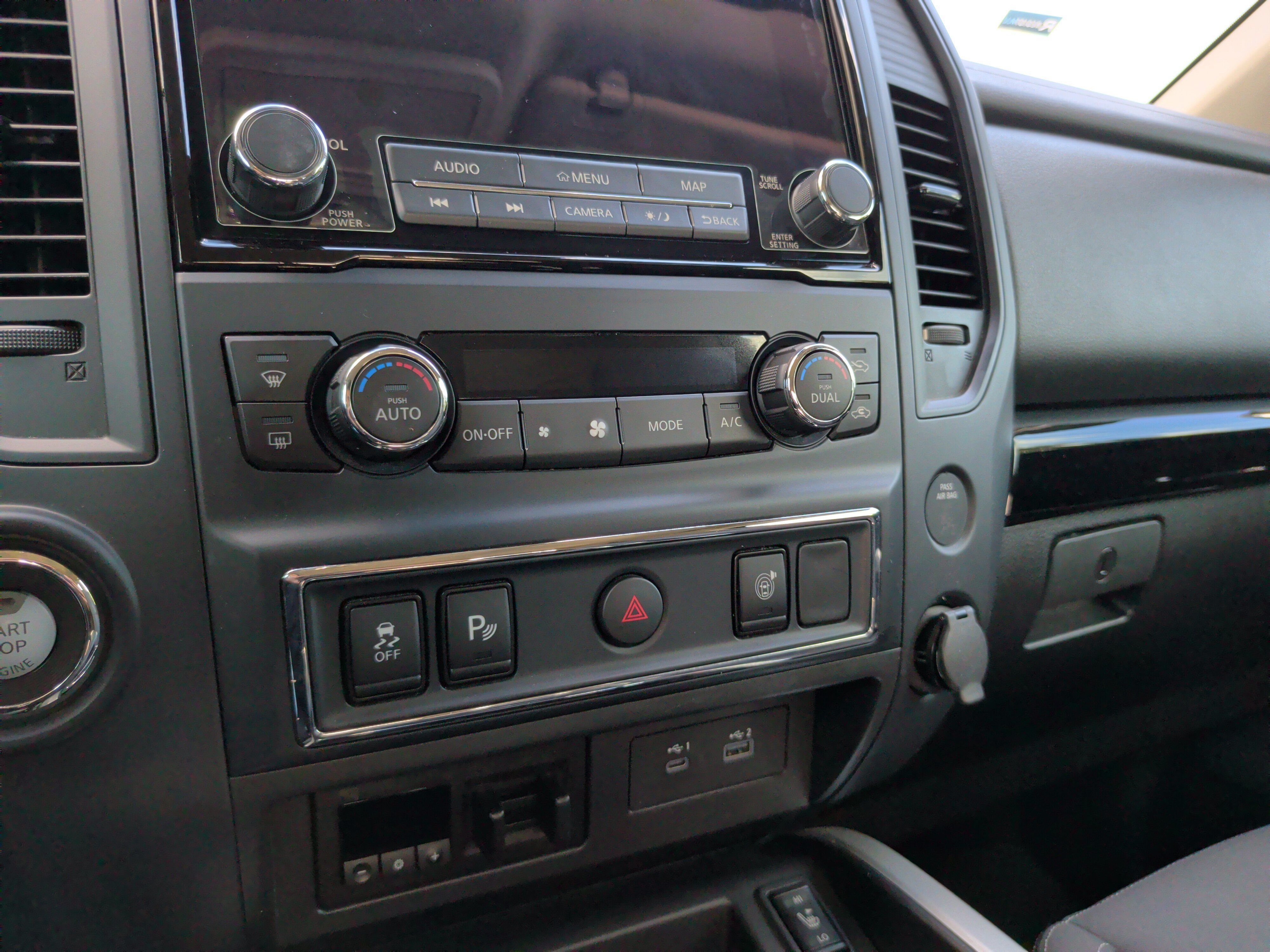 Used 2022 Nissan Titan SV w/ SV Convenience Package RWD image 19