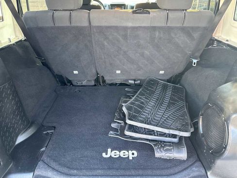 Used 2012 Jeep Wrangler Unlimited Sahara w/ Connectivity Group image 17