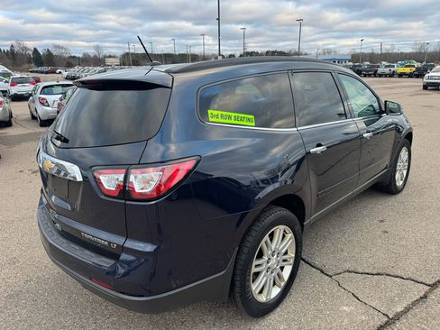 Used 2015 Chevrolet Traverse LT w/ Style and Technology Package image 5