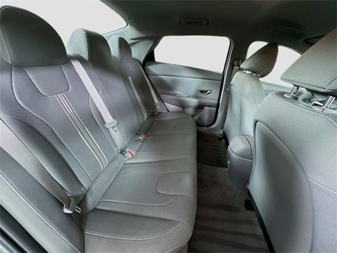 Certified 2025 Hyundai Elantra Sport image 28