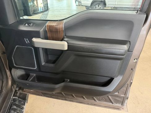 Used 2017 Ford F150 Lariat w/ Equipment Group 502A Luxury AWD/4WD image 16