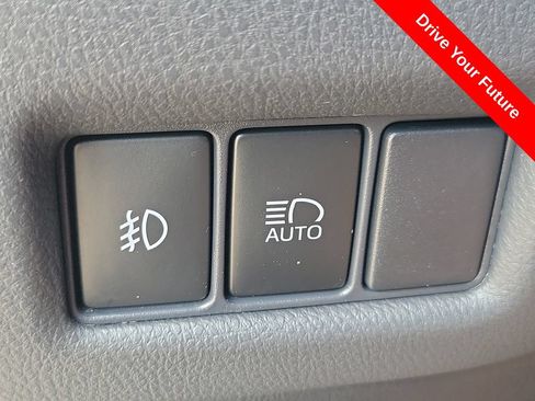 Used 2019 Toyota C-HR Limited FWD image 13