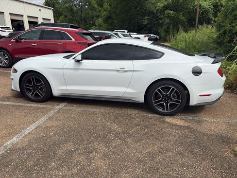 Used 2023 Ford Mustang Premium RWD image 3