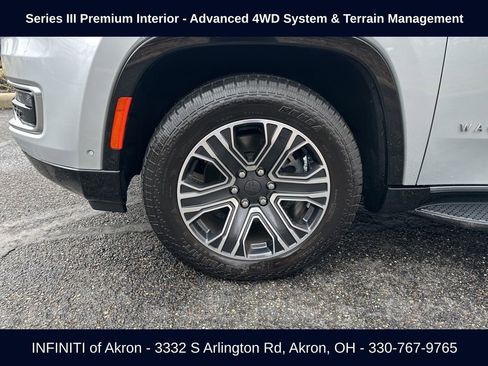 Used 2022 Jeep Wagoneer Series III w/ Flexible Seating Group AWD/4WD image 20