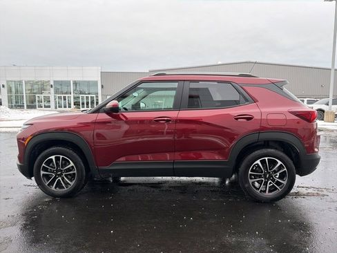 Used 2024 Chevrolet TrailBlazer LT image 4