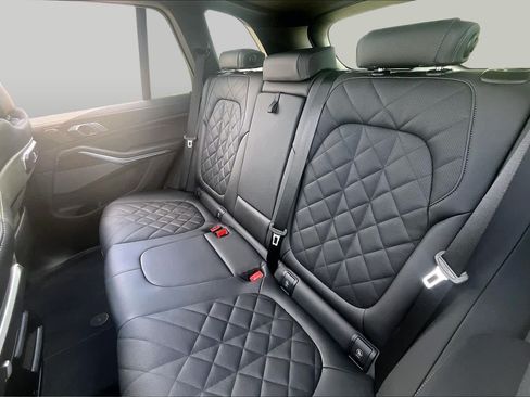 Used 2026 BMW X5 xDrive40i w/ M Sport Package AWD/4WD image 19