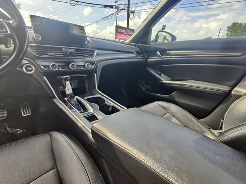 Used 2020 Honda Accord Sport image 10