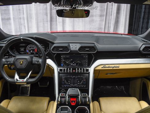 Used 2021 Lamborghini Urus AWD/4WD image 22