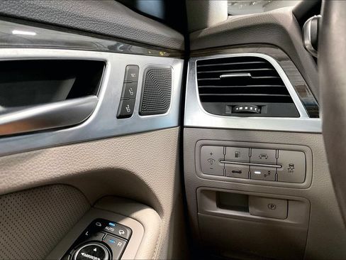 Used 2020 Genesis G80 3.8 AWD/4WD image 16