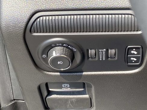 Used 2023 Jeep Wagoneer L Series II AWD/4WD image 20