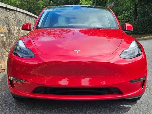 Used 2023 Tesla Model Y 2WD image 6