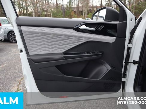 Used 2024 Volkswagen Taos S image 10