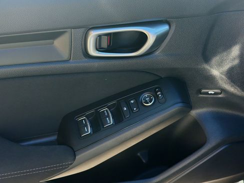 Used 2023 Honda Civic Sport image 16