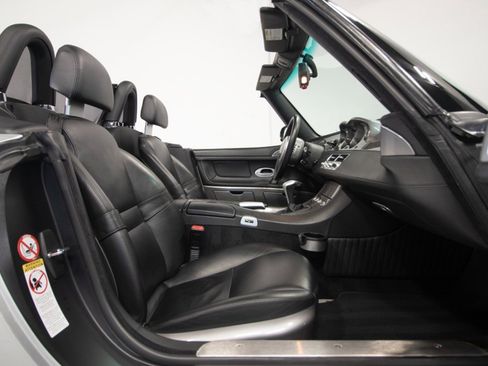 Used 2001 BMW Z8 image 73