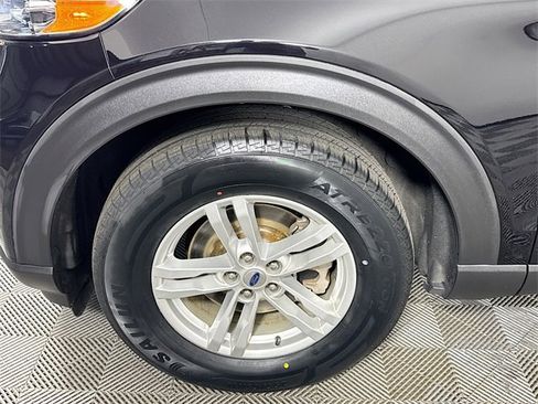 Used 2020 Ford Explorer XLT w/ Comfort Package image 4