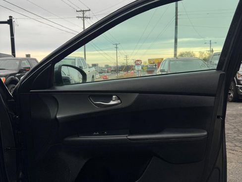 Used 2021 Kia Forte LXS image 17