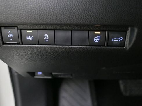 Used 2021 Toyota Venza XLE w/ Softex Package AWD/4WD image 39