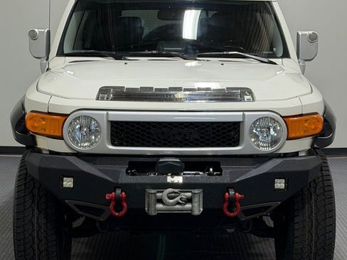 Used 2014 Toyota FJ Cruiser 4WD w/ Upgrade Package image 3