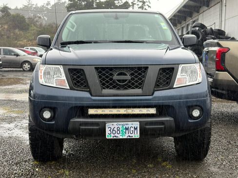Used 2019 Nissan Frontier SV image 3