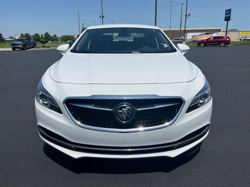 Used 2018 Buick LaCrosse Essence image 8