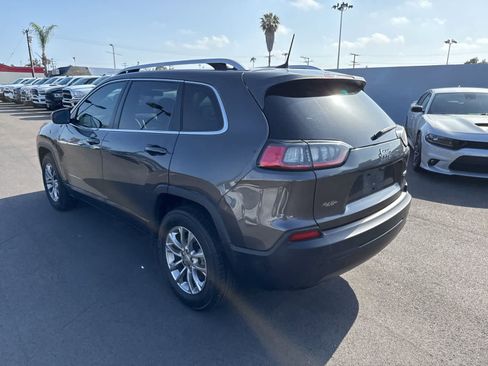 Used 2019 Jeep Cherokee Latitude Plus FWD image 16