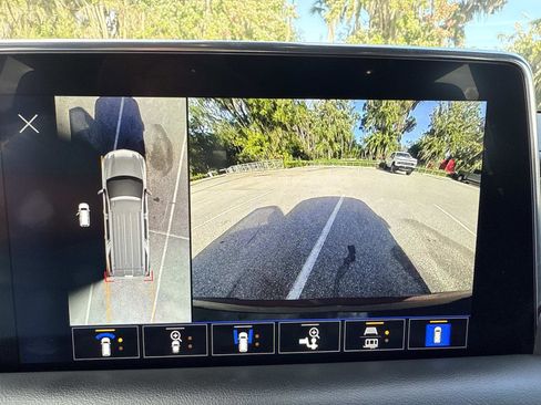 Used 2022 Chevrolet Tahoe Z71 w/ Luxury Package image 27