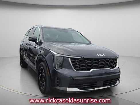 Used 2025 Kia Sorento S w/ Panoramic Sunroof Package image 4