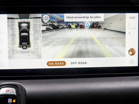 Used 2022 Land Rover Defender 110 XS Edition image 24