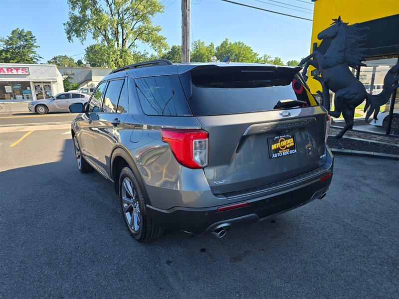 Used 2023 Ford Explorer XLT w/ Equipment Group 202A AWD/4WD image 2