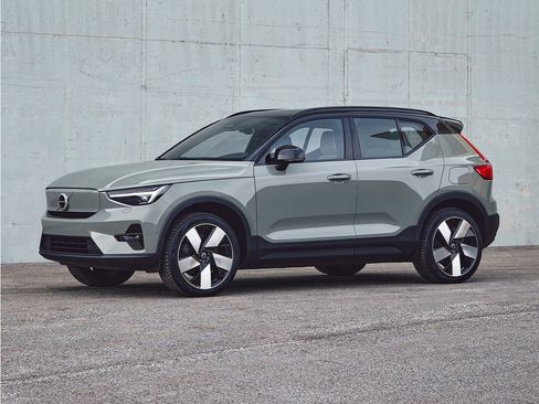 Used 2023 Volvo XC40 Recharge Plus AWD/4WD image 1