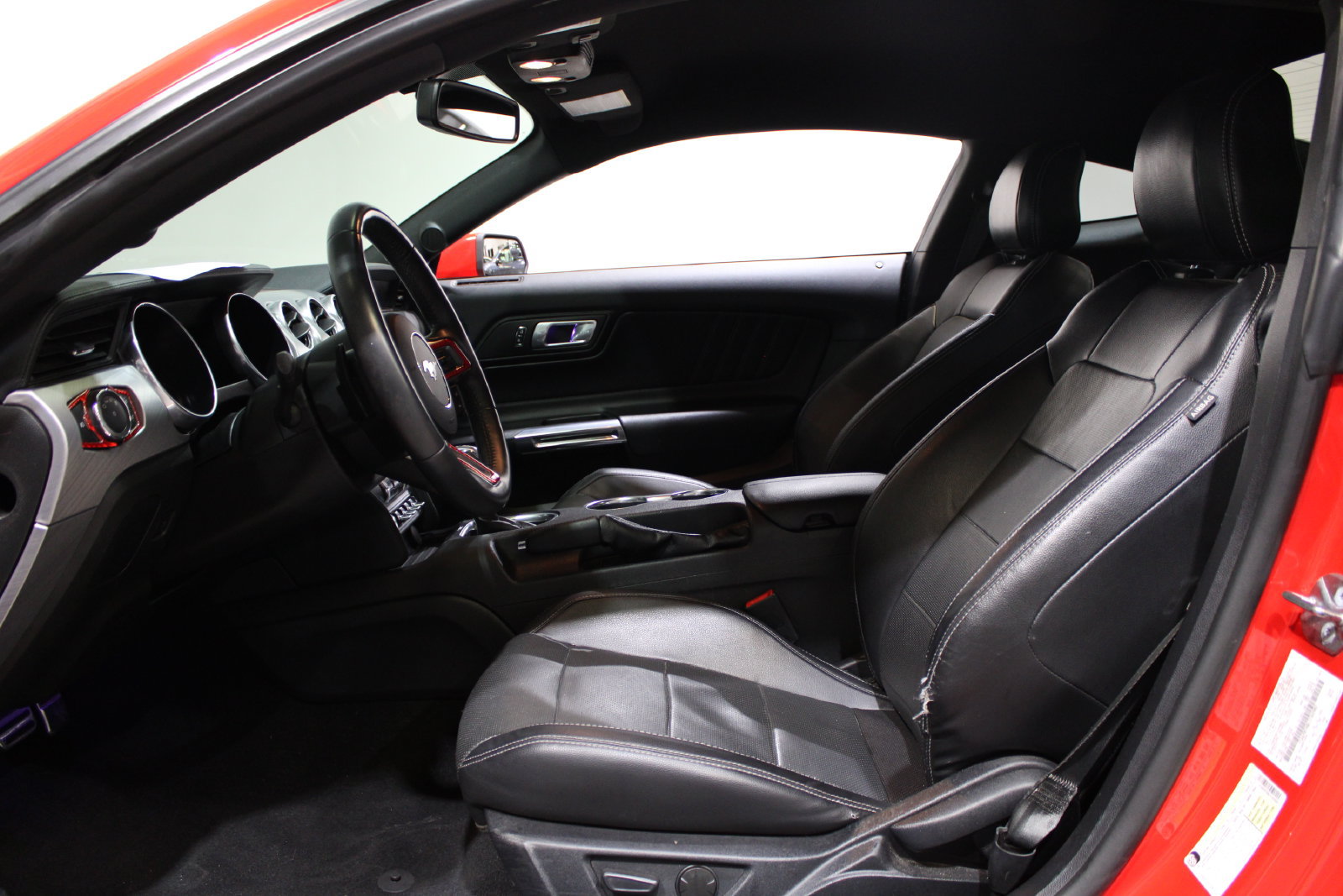 Used 2020 Ford Mustang Premium RWD image 22