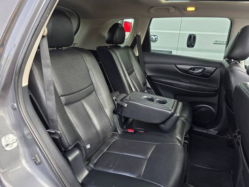 Used 2020 Nissan Rogue SL w/ Premium Package FWD image 12