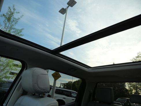 Certified 2022 Toyota Tundra Limited AWD/4WD image 35