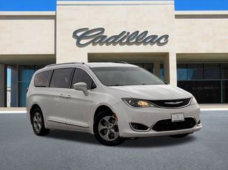 Used 2017 Chrysler Pacifica Touring-L Plus video 2