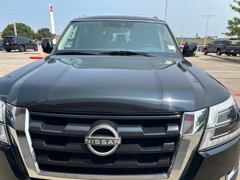 Used 2024 Nissan Armada SV AWD/4WD image 3