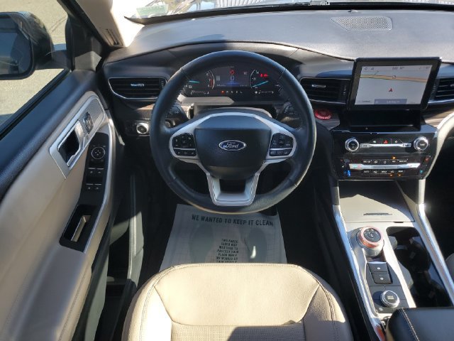 Used 2022 Ford Explorer Limited w/ Equipment Group 301A AWD/4WD image 19
