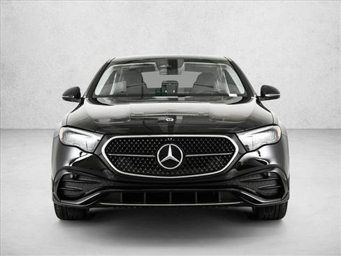 New 2026 Mercedes-Benz E 350 4MATIC Sedan image 2
