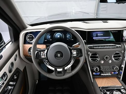 New 2026 Rolls-Royce Cullinan AWD/4WD image 17