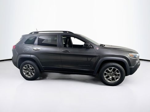 Used 2022 Jeep Cherokee Trailhawk image 4