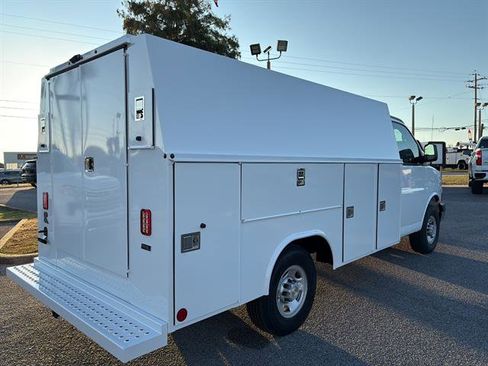 New 2025 Chevrolet Express 3500 w/ Power Convenience Package image 9