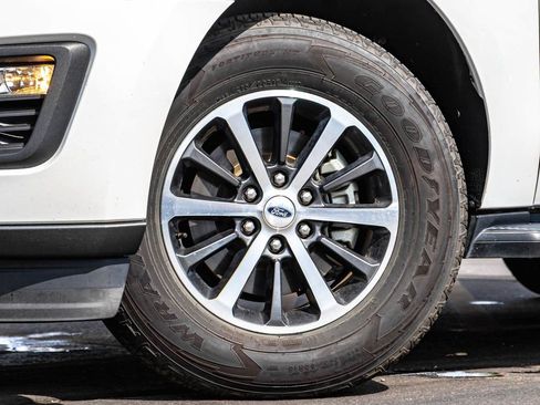 Used 2021 Ford Expedition XLT AWD/4WD image 6