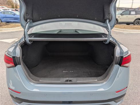 Used 2025 Nissan Sentra SR w/ SR Premium Package image 12